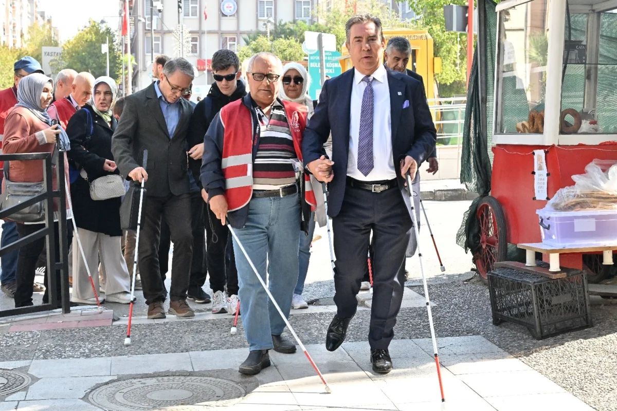 Beyaz Baston Günü Manisa’da Yürüyüşle Kutlandı