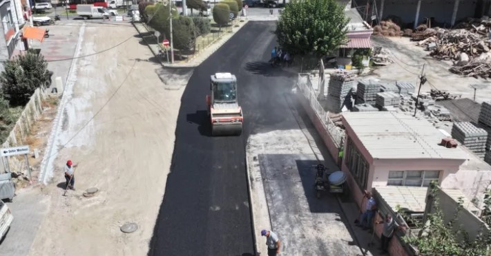 Manisa Ahmetli’de Sıcak Asfalt Çalışmaları Başladı