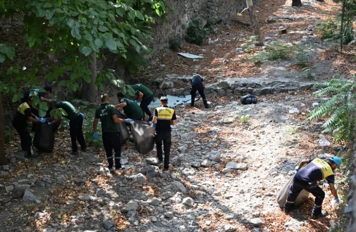 Manisa Çaybaşı’nda Düzenli Temizlik Çalışmaları