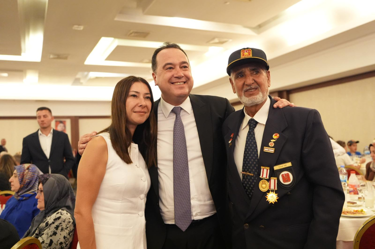 Başkan Dutlulu, Manisa’da Şehit Yakınları ve Gazilerle Buluştu