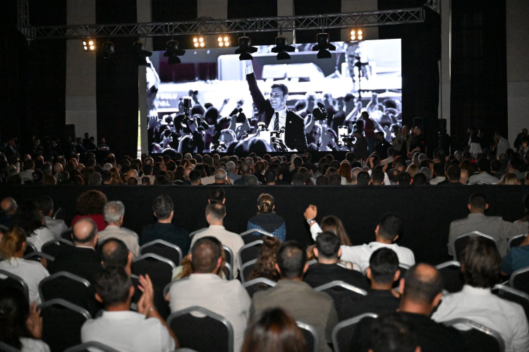 Ferdi Zeyrek’in Adı Ferdi Zeyrek Vakfı ile Yaşatılıyor