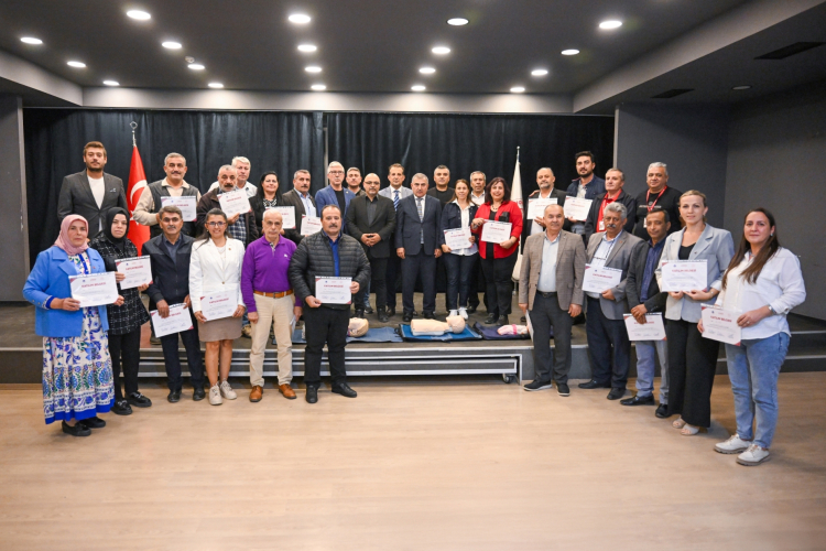 İzmir Bornova’da Muhtarlara İlk Yardım Eğitimi Verildi